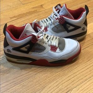 Air Jordan retro 4’s white/red spike lee brooklyn